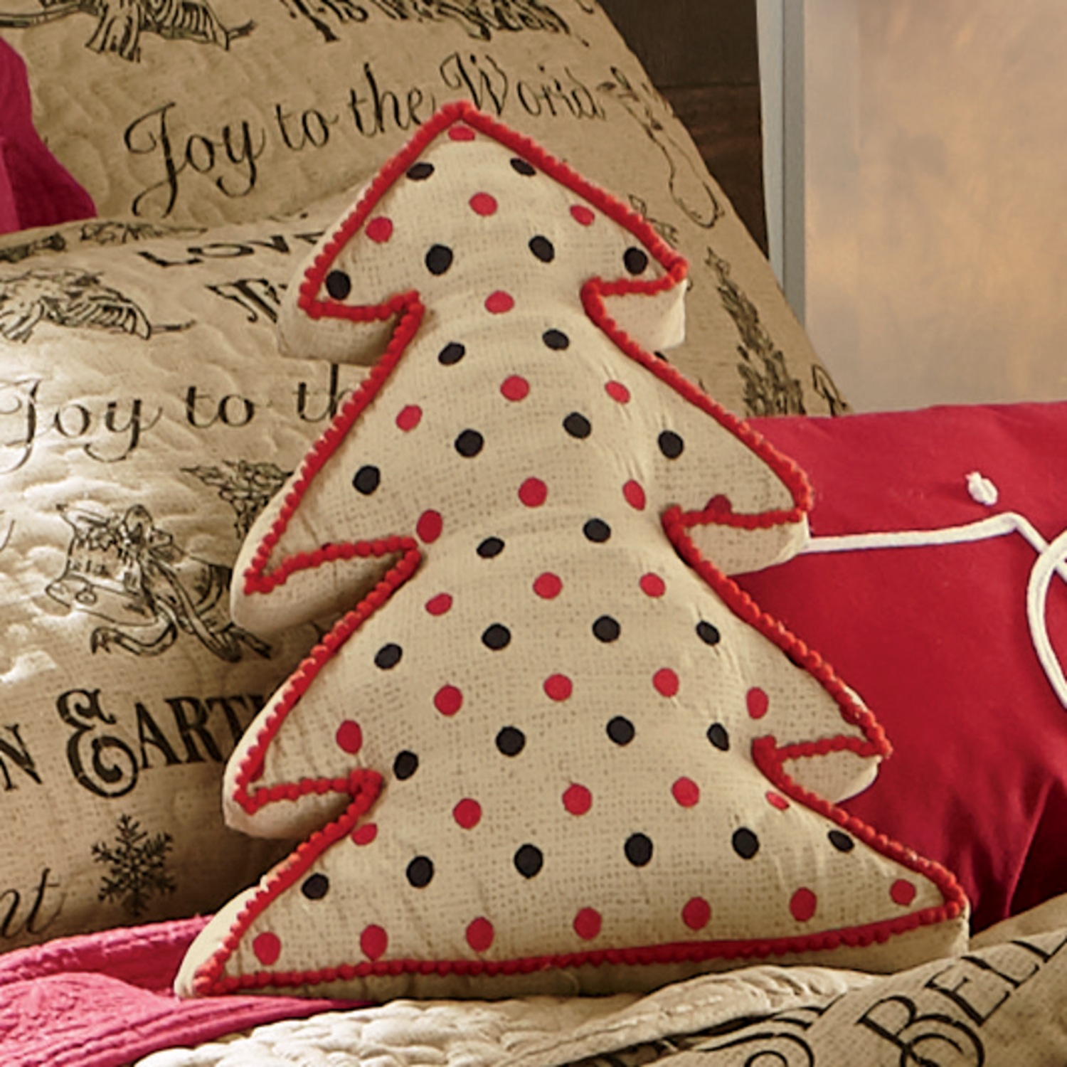 Holiday Sentiments Oversized Quilt, Sham and PomPom Pillow Country Door