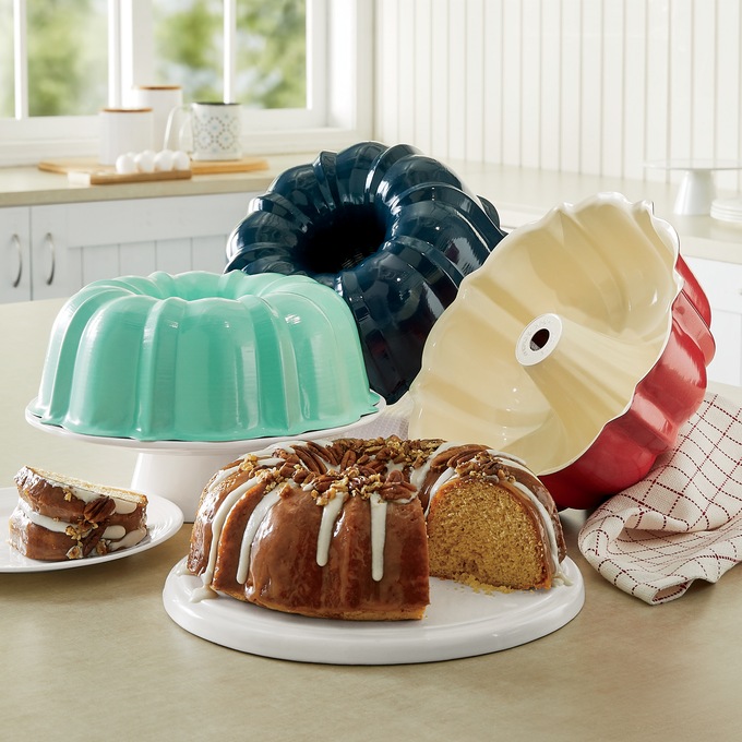 NordicWare 12-Cup Formed Bundt Pan, Red