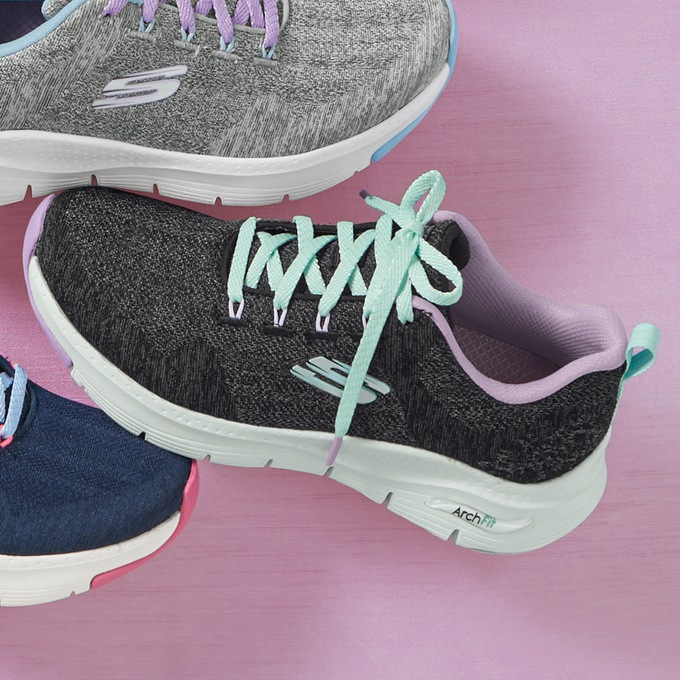 Skechers Women s Arch Fit Comfy Wave Lace up