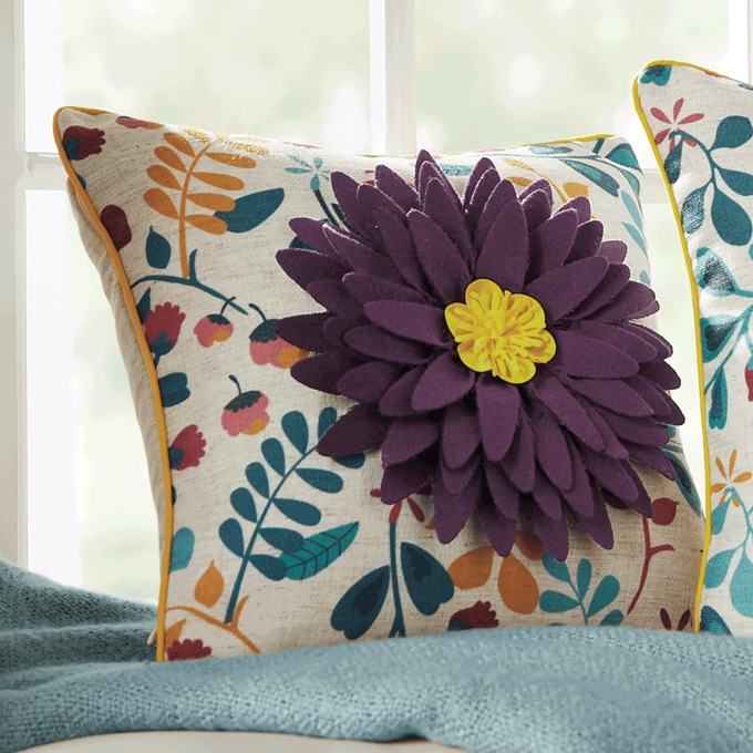 3-D Daisy Pillow Cover, , large