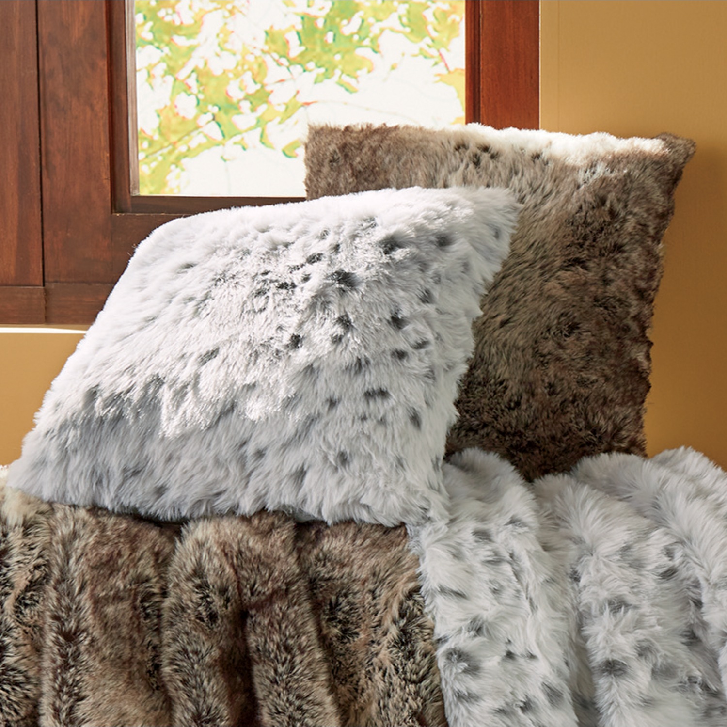 Faux Fur Throw and Pillow Country Door