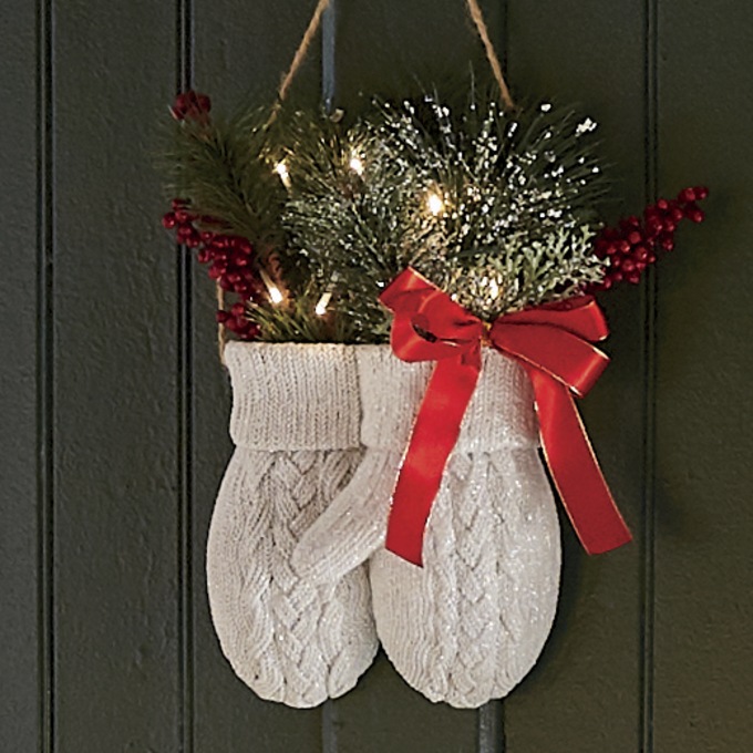 Lighted Hanging Mittens Country Door
