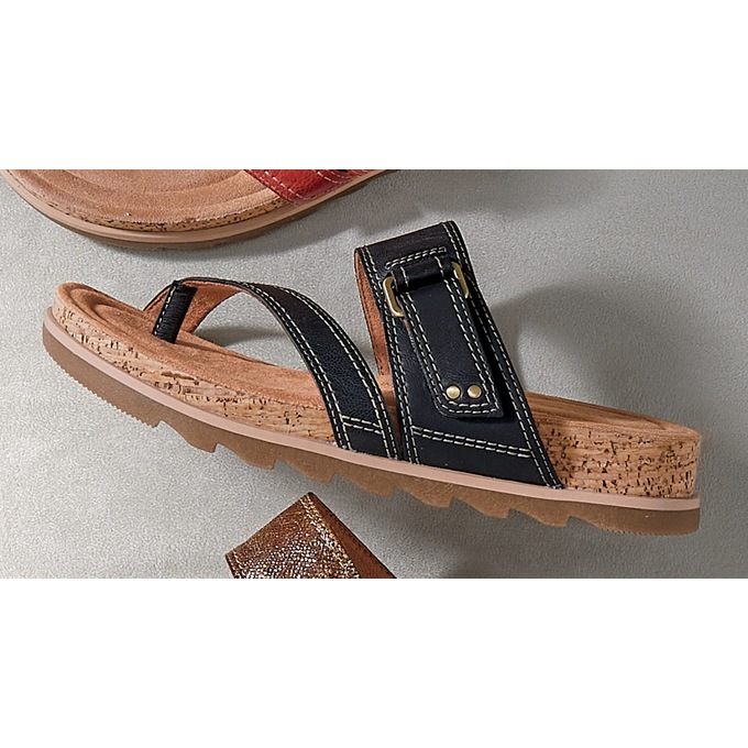 Clarks beach sandals 2025
