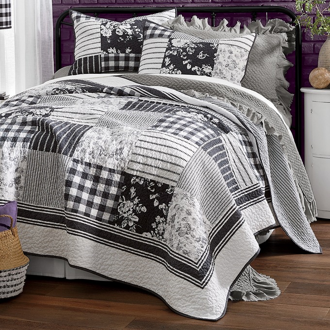 Charlotte Oversized Quilt, , large