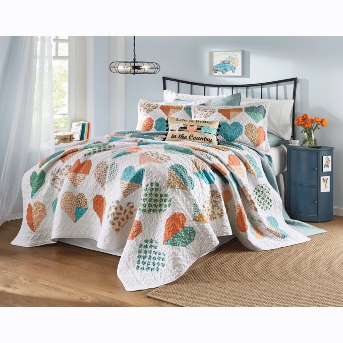 Hearts Oversized Quilt, , large