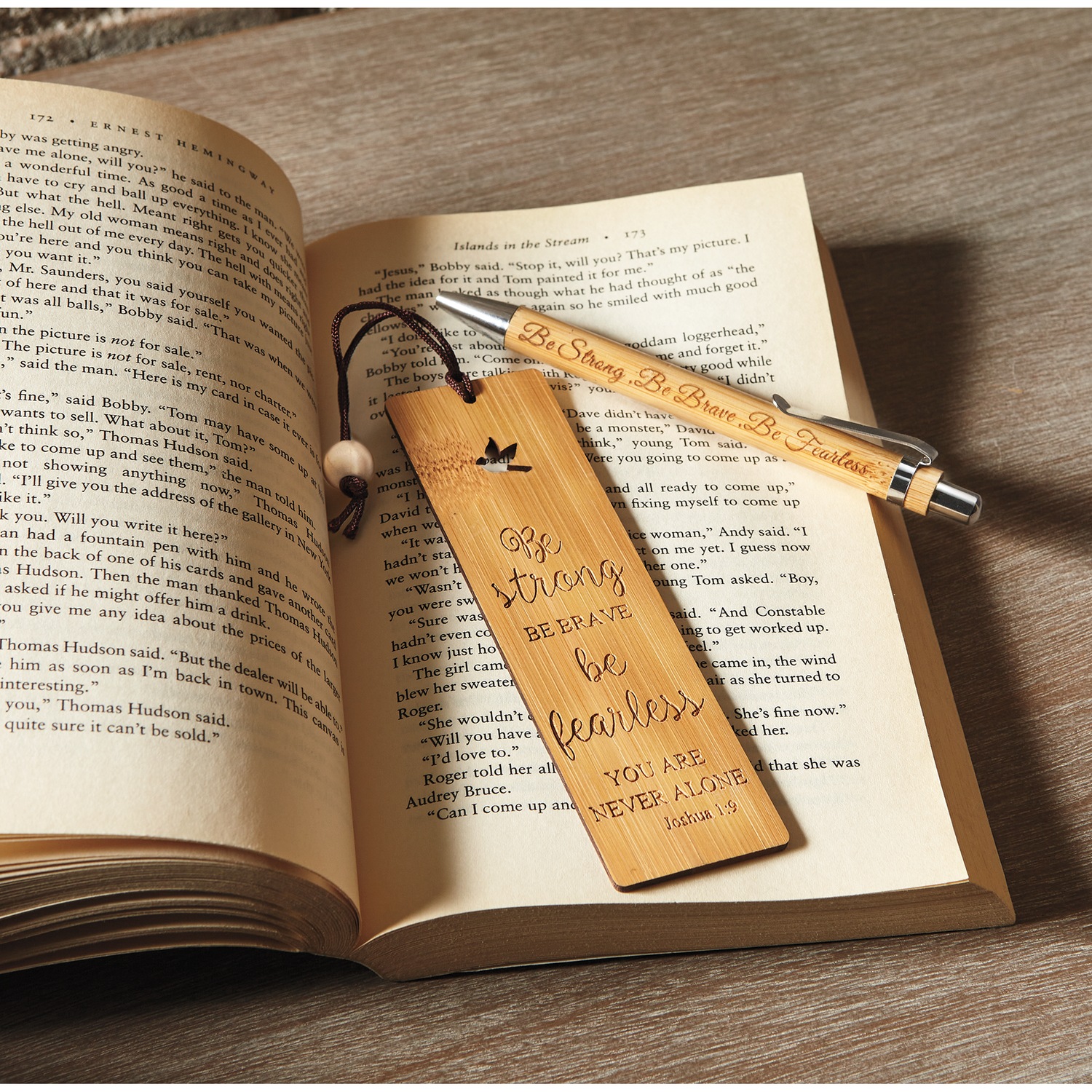 Personalized Be Strong Pen And Bookmark Set Country Door