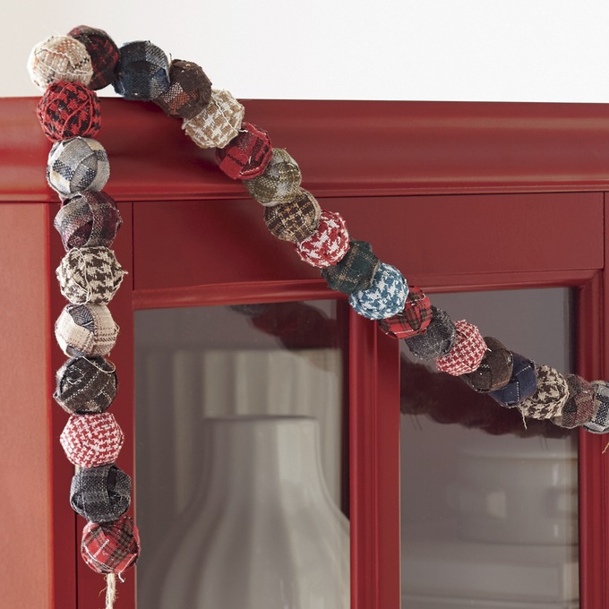 Rag-Ball Garland, , large