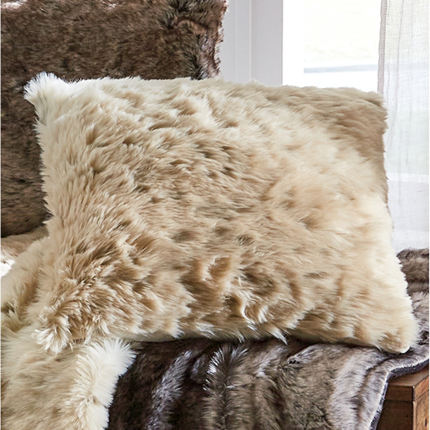 Large faux 2025 fur throw pillows