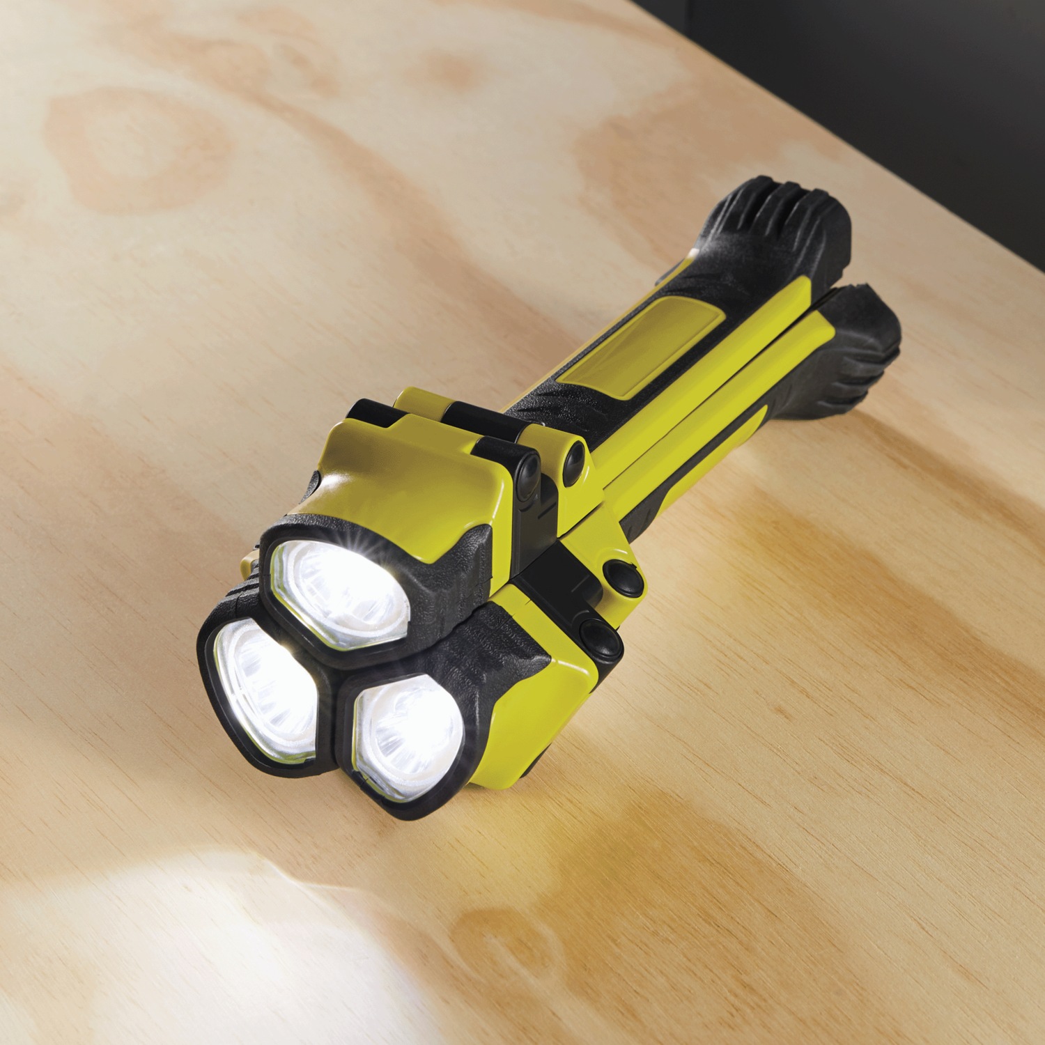 3Way Flashlight with Tripod Country Door