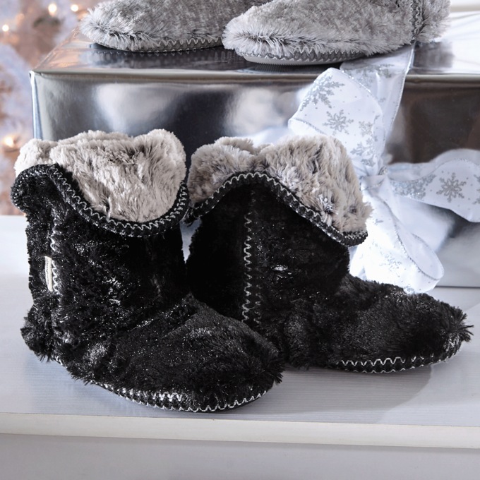 Dearfoams Beth Furry Bootie, Black, large