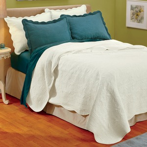 Chateau Oversized Reversible Quilt, , large