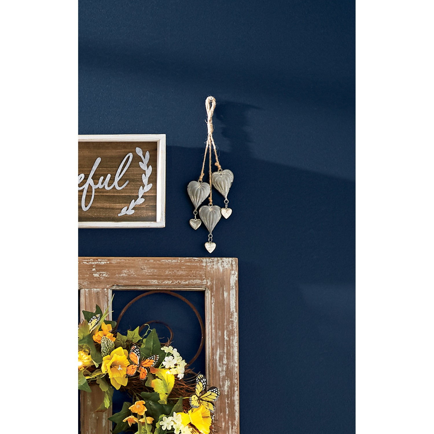 Hanging Hearts Country Door