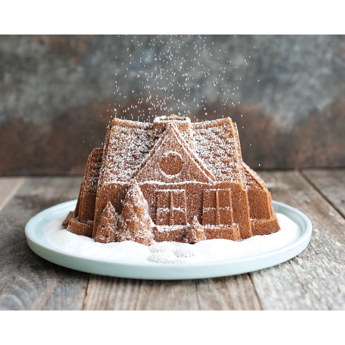 Gingerbread House Cake (Using Gingerbread House Duet Pan)