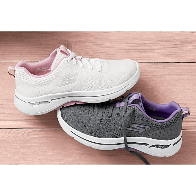 Go walk lace outlet up