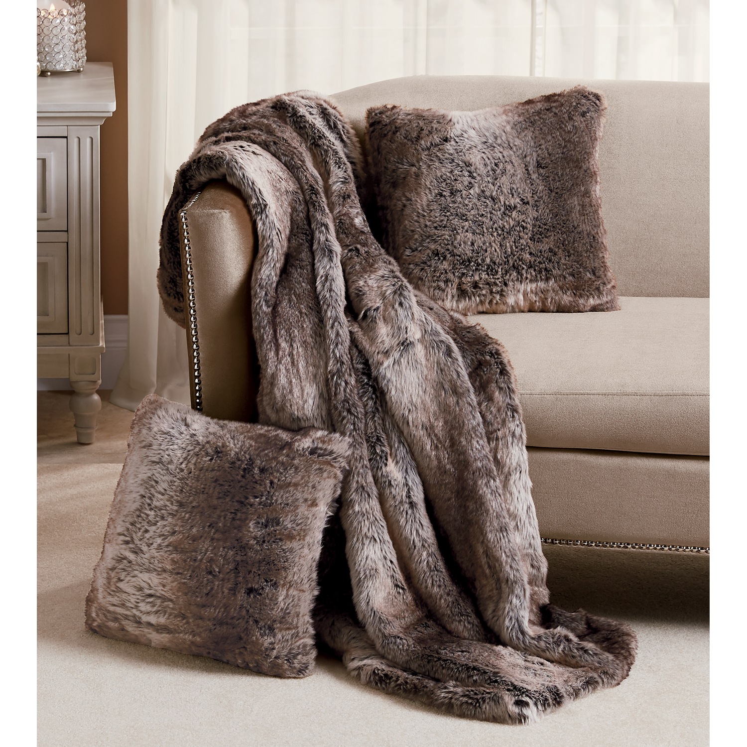 Large fur 2025 throw