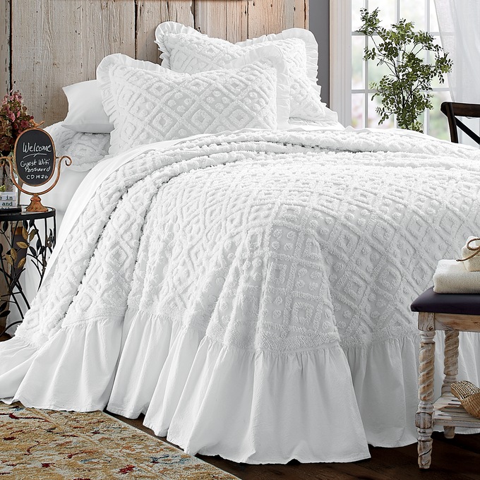 White chenille hot sale bedspread
