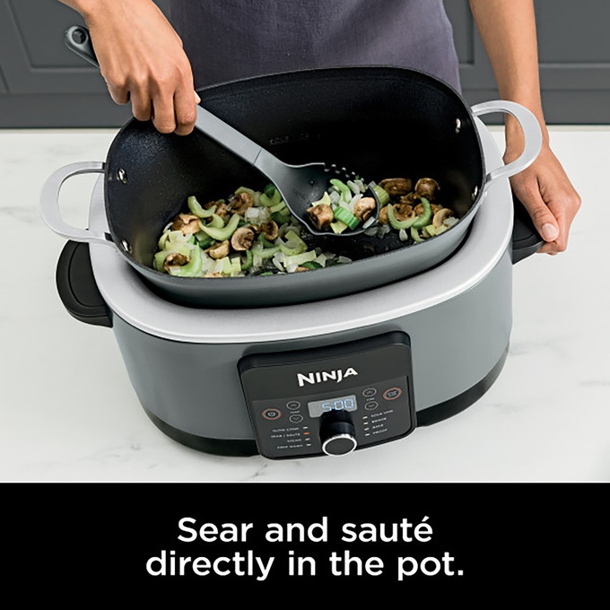 Ninja Foodi Possible Cooker PRO 8.5QT for Sale in New York, NY