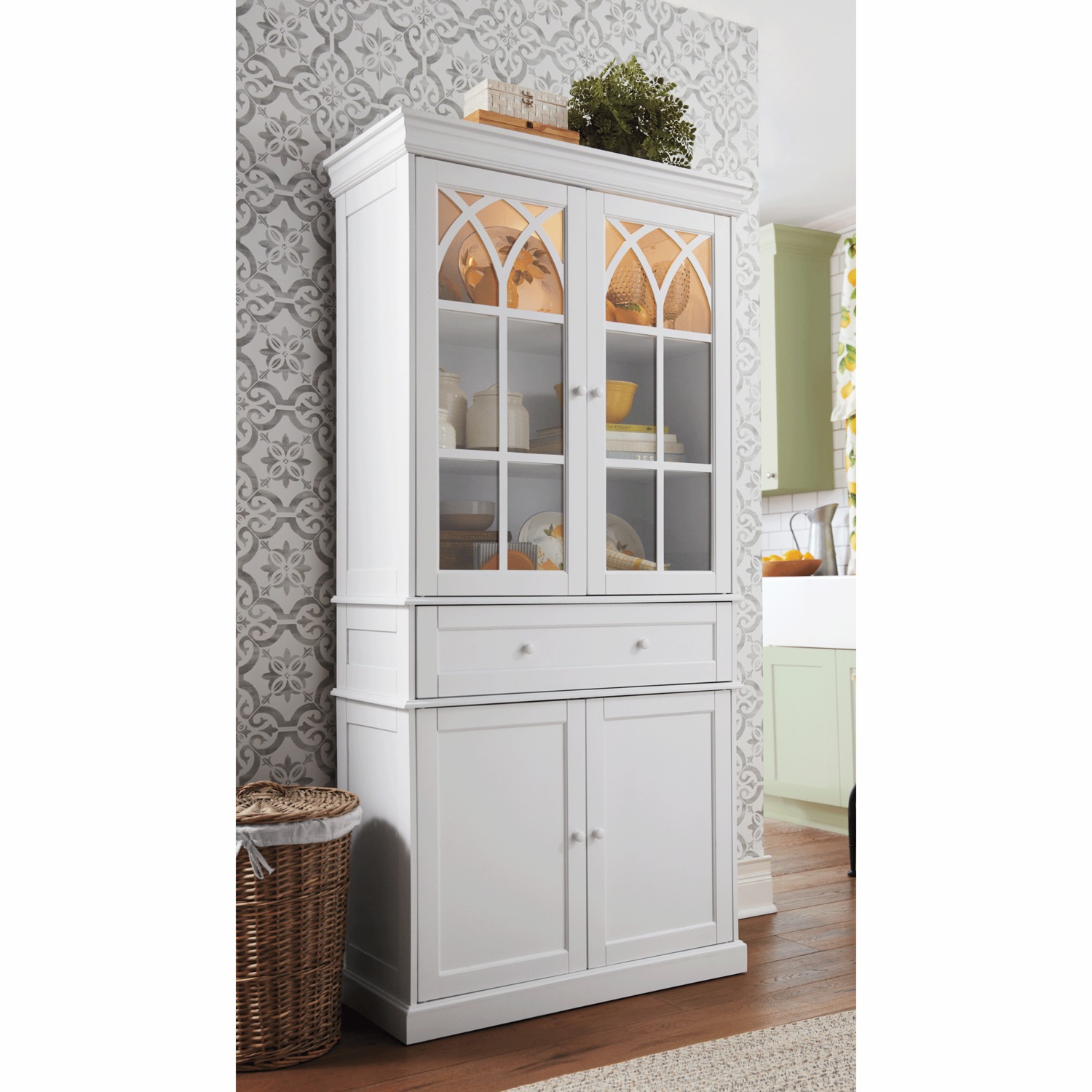 Arched clearance door hutch