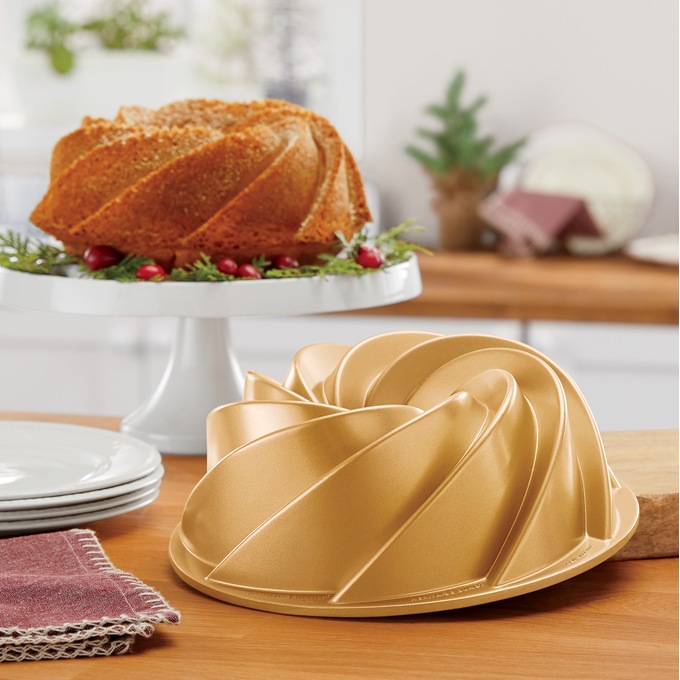 Nordic Ware Heritage Bundt Cake Pan, 2 Finishes, Aluminum, Holds