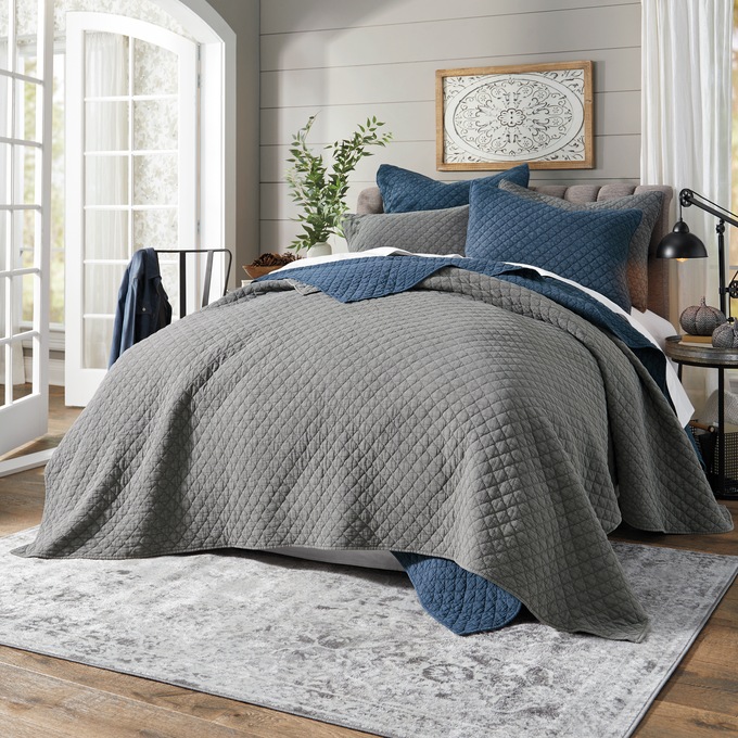Vintage Wash Oversized Quilt, , large