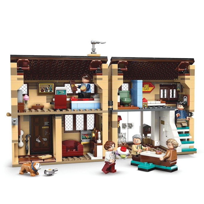 LEGO Harry Potter Privet Drive: Aunt Marge's Visit, , large