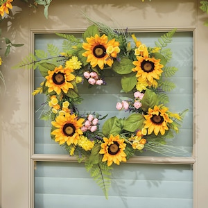 Outdoor Cheerful Sunflower Wreath, , large