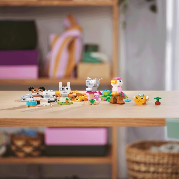 LEGO Classic Creative Pets, , large