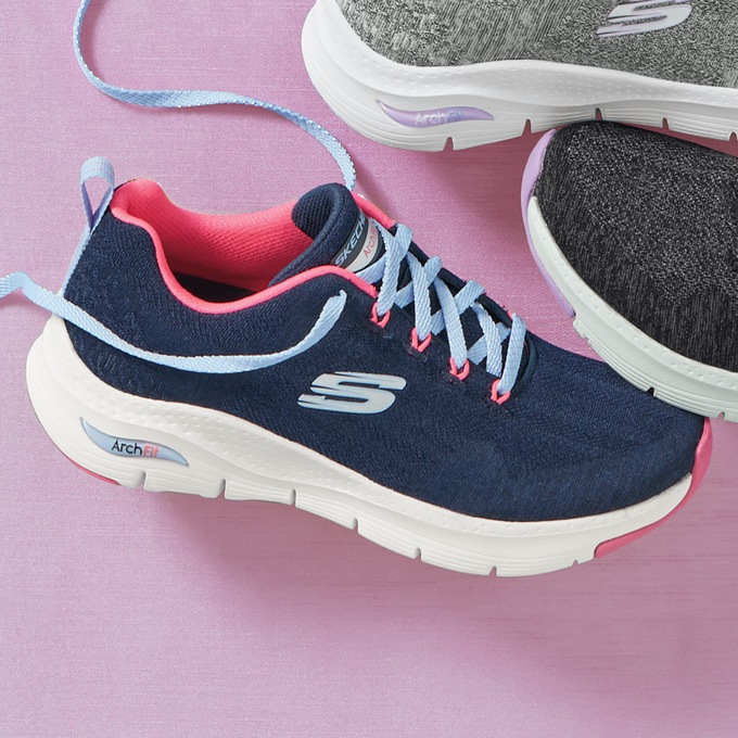Skechers Women s Arch Fit Comfy Wave Lace Up Country Door