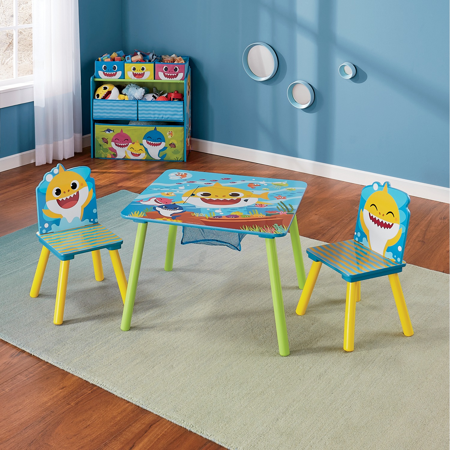 Baby shark table and discount chairs