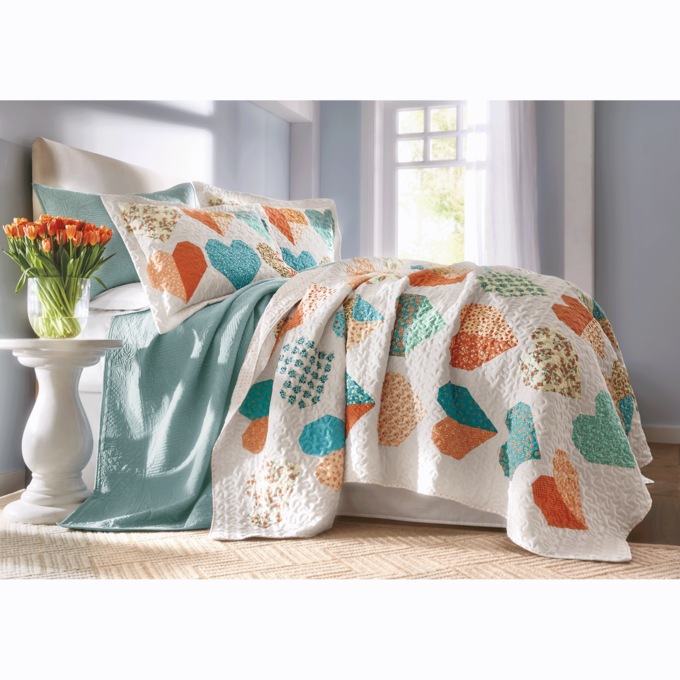 Hearts Oversized Quilt, , large