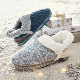MUK LUKS Women&amp;&#35;39;s Magdalena Slipper, , large