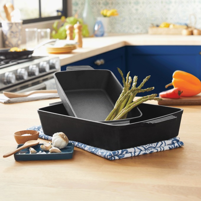 Set of 2 Pre-Seasoned Cast Iron Roasting Pans, , large