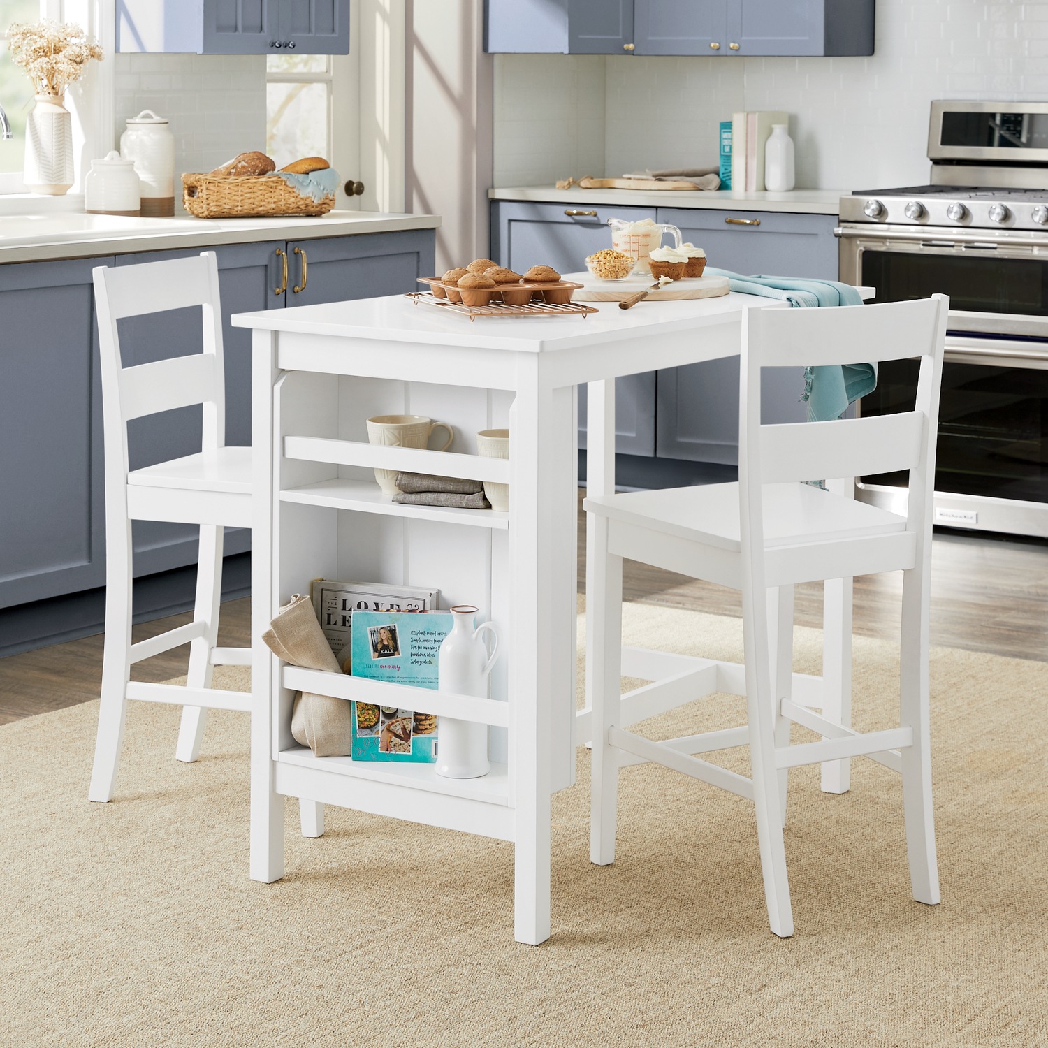 Small kitchen 2025 island and chairs