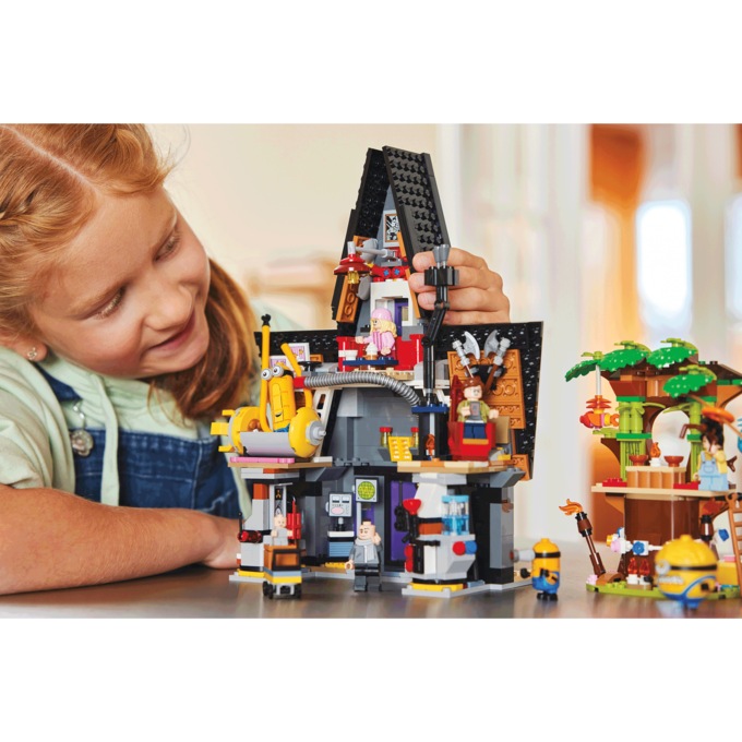 LEGO Minions and Gru's Family Mansion, , large