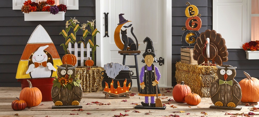 Chunky Wood Turkey, Halloween
Cauldron Witch, Halloween Cat with Glow in the Dark Moon, Candy Corn with Ghost, Boo Pumpkins, Fence with Corn and Wheat and Owl.